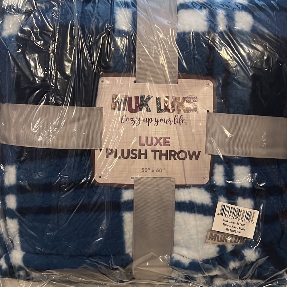 Muk Luks Navy and White Plush Throw